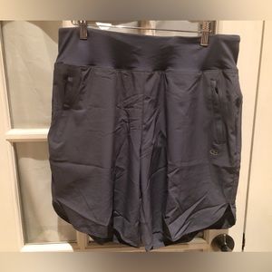 Mens gray workout, running, hiking lounge shorts in size XL